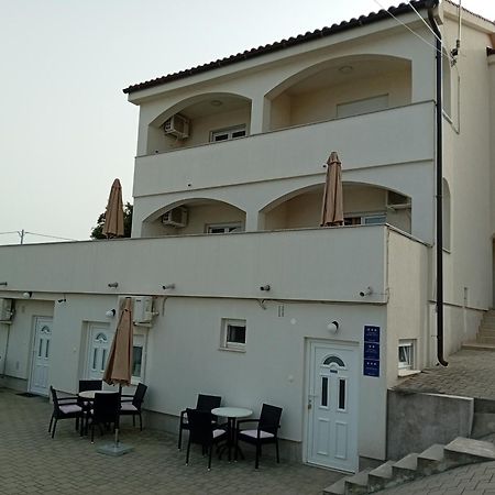 Apartmani Milenij Barbat na Rabu Exteriér fotografie